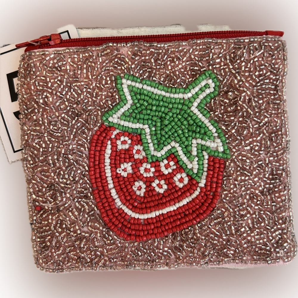 Strawberry glass beaded pouch zipper coin purse NWT size 4 x 5 - Picture 3 of 5